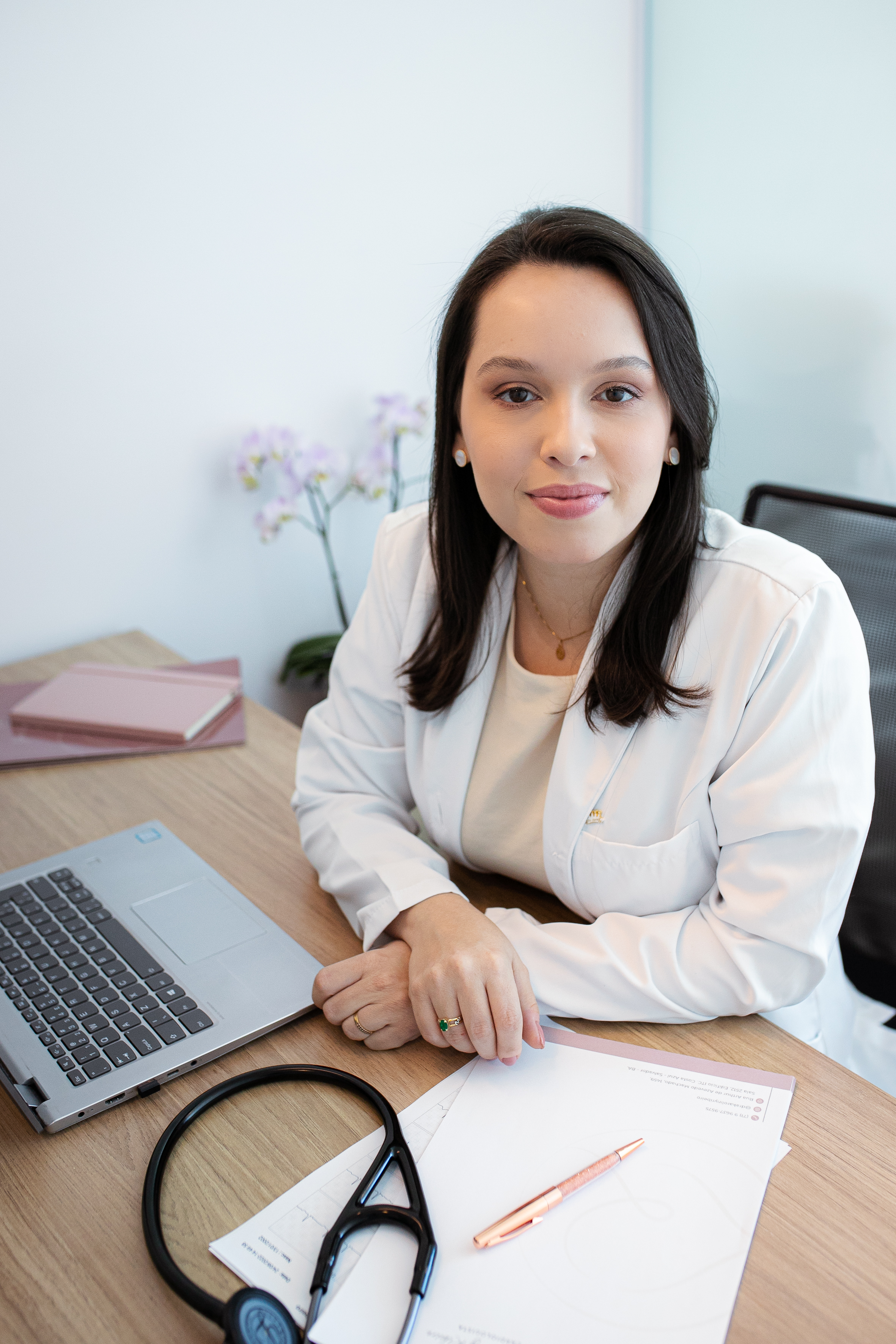 Dra. Karoliny Ribeiro